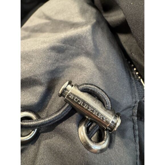 Burberry Quilted Goose Down Belted Puffer in Black Size S - Picture 5 of 12